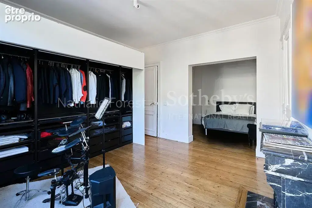 Exclusivité . Lille Sébastopol , splendide appartement type 5 entièrement rénové . Cave . parking . - photo 12