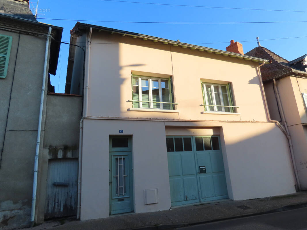 Maison à GANNAT