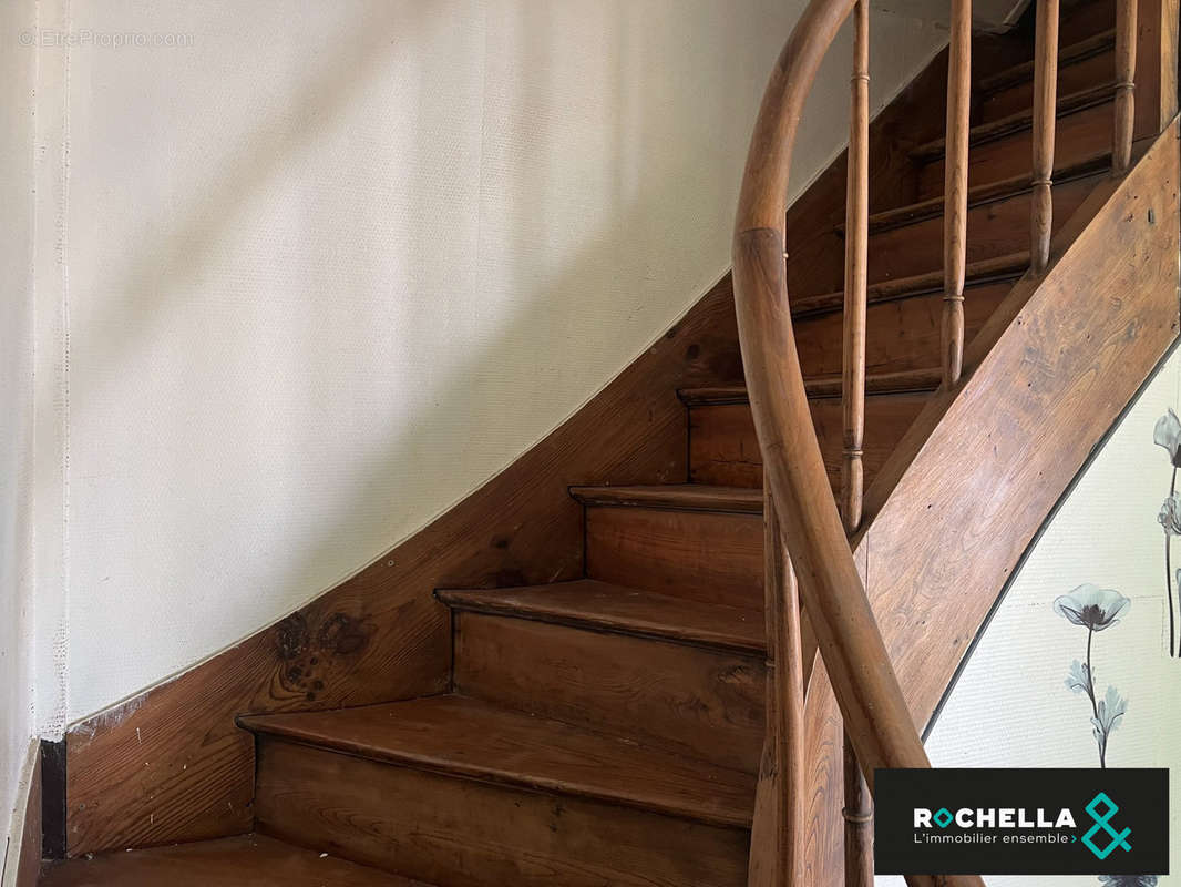 Maison à SAINT-JEAN-D'ANGELY