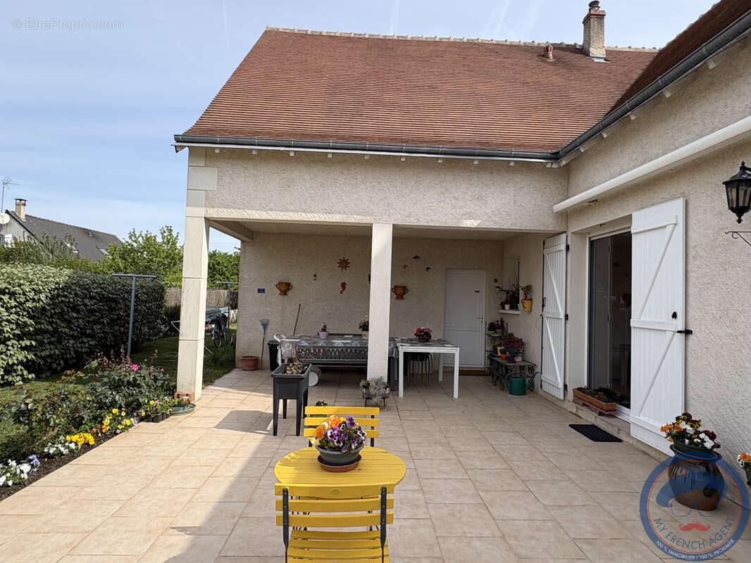 Maison à LA VILLE-AUX-DAMES