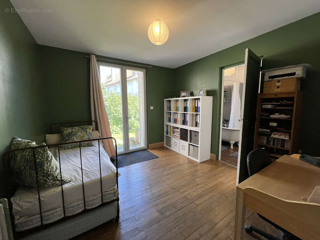 Maison à SAINT-SATUR