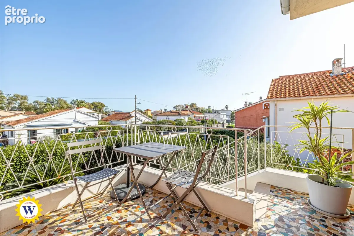 VILLENEUVE-LOUBET PLAGE - Superbe maison individuelle composée de 2 appartements, 147 m2 sur 2 niveaux, jardin, garage, au calme - photo 5