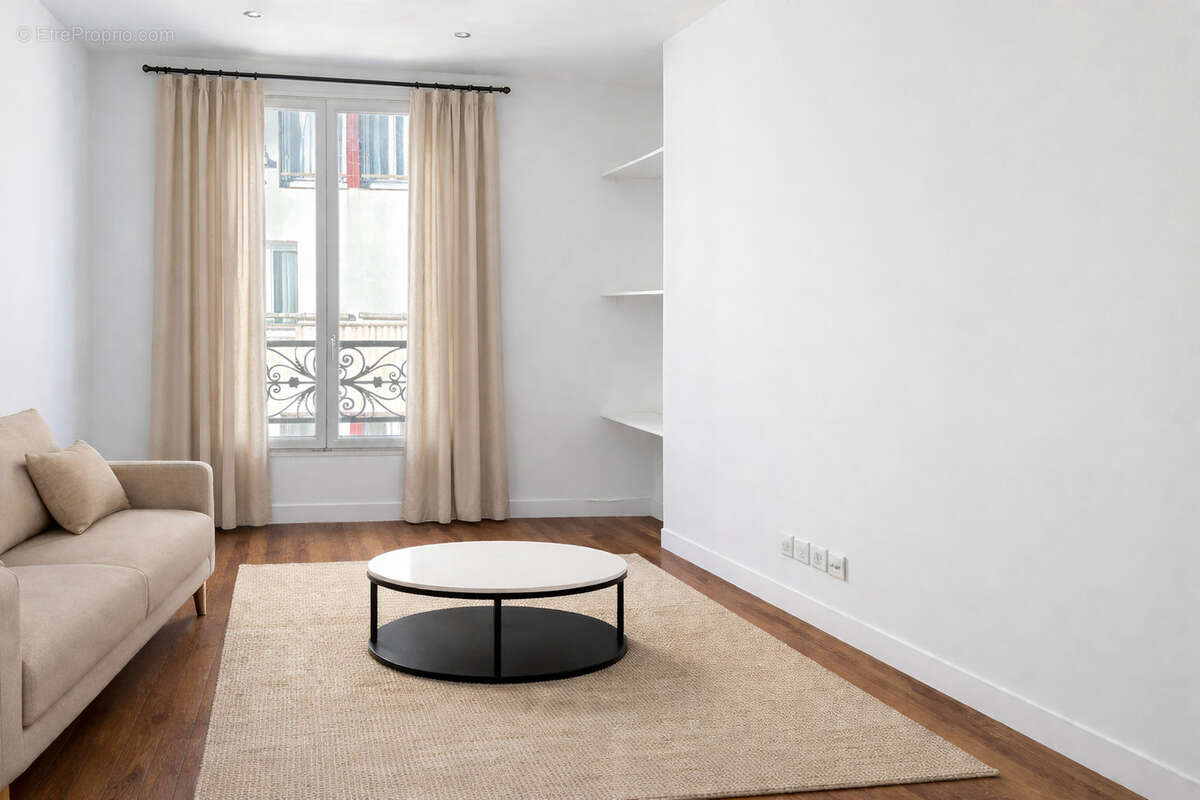 Appartement à PARIS-14E
