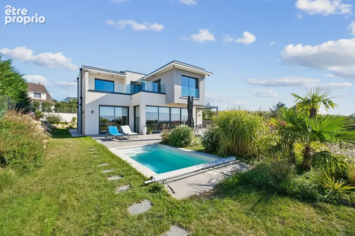Crespières (78) - Maison de prestige avec piscine - photo 1
