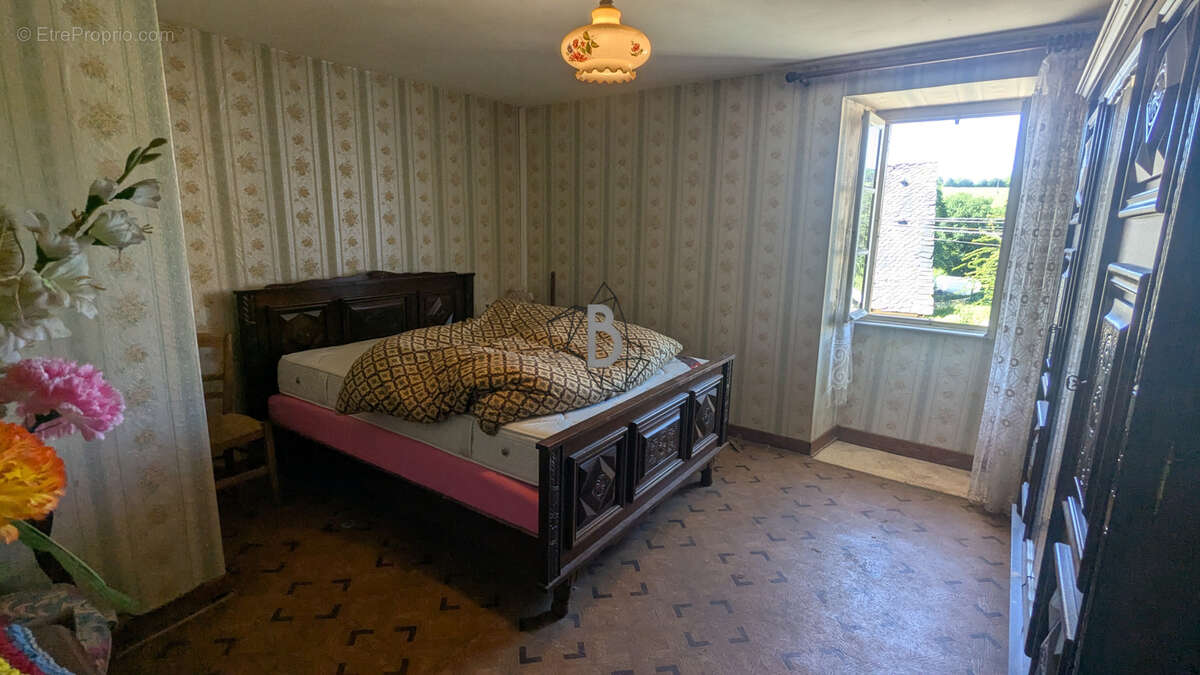 Maison à LUC-LA-PRIMAUBE