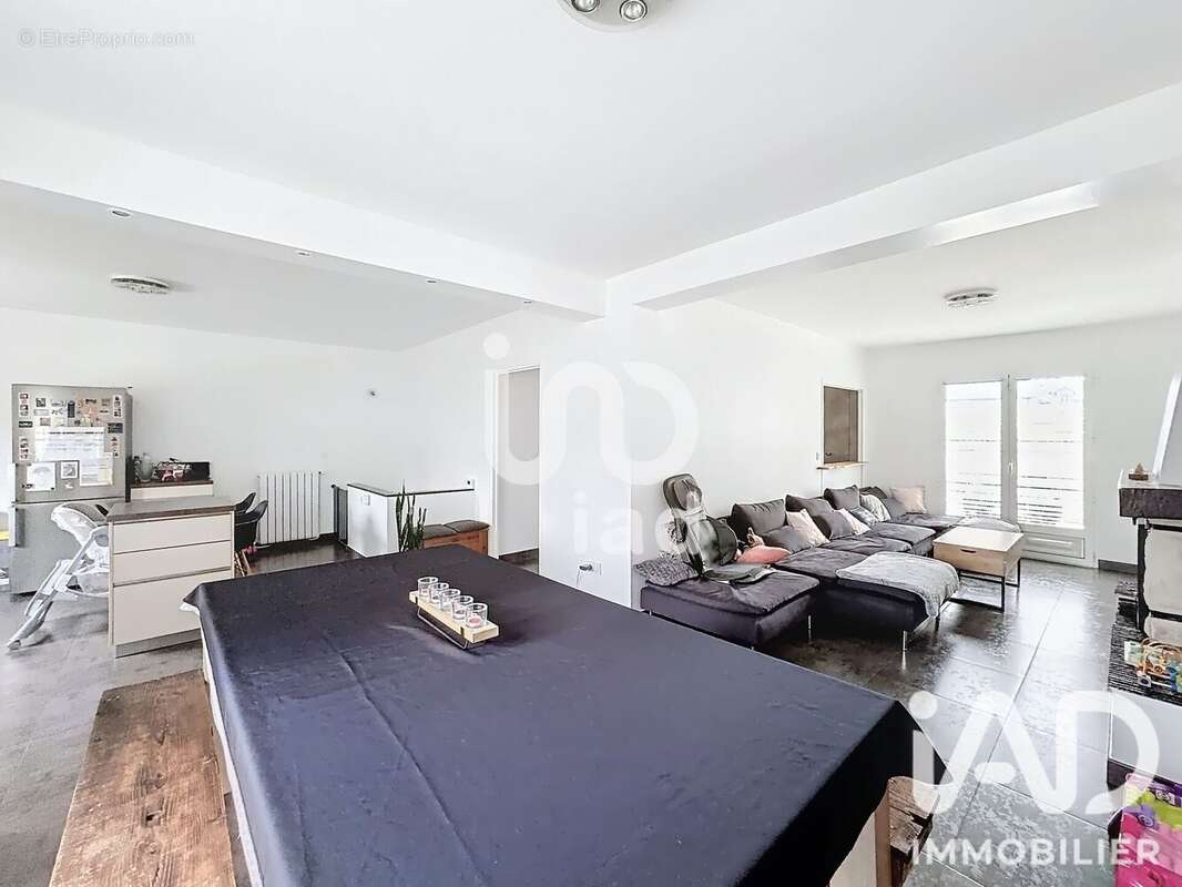 Maison 117 m² à Grisy-Suisnes  - photo 4
