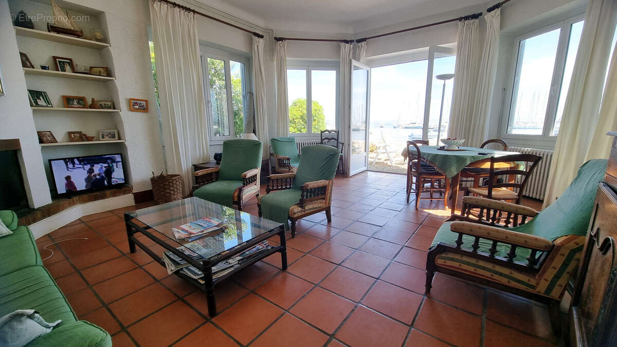 Appartement à HYERES