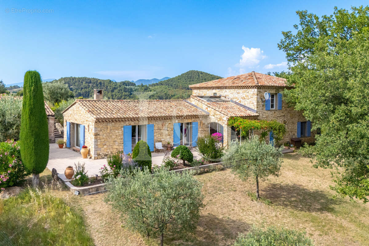 Maison à ENTRECHAUX