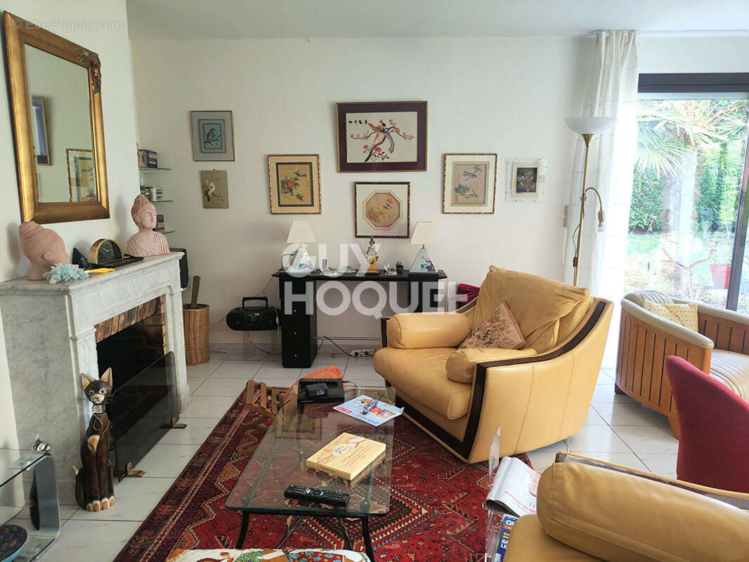 Maison à VILLE-D'AVRAY