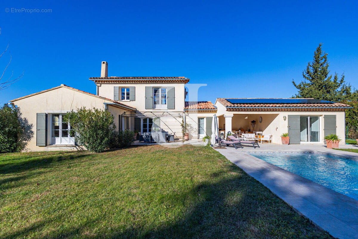 Maison à SAUMANE-DE-VAUCLUSE