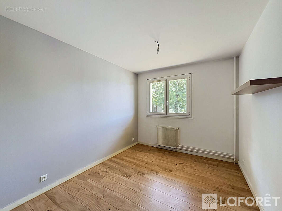 F3 lumineux avec garage à 2 min à pied du centre-ville du Puy-en-Velay - photo 4