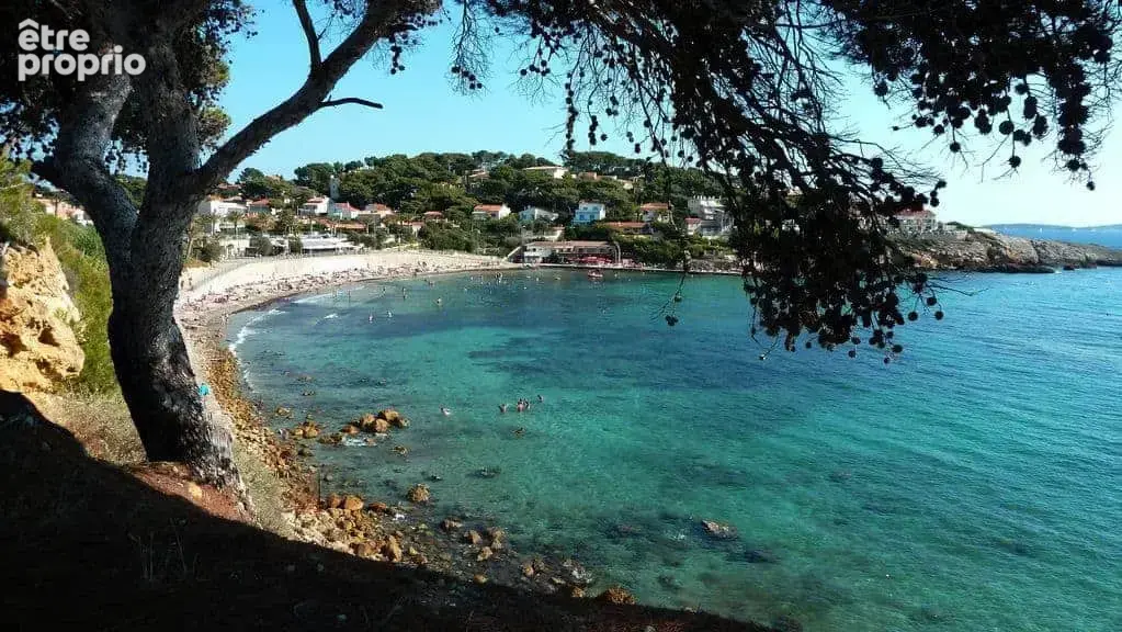 Sanary au coeur du village grand t1 grand coin nuit en parfait etat - photo 3
