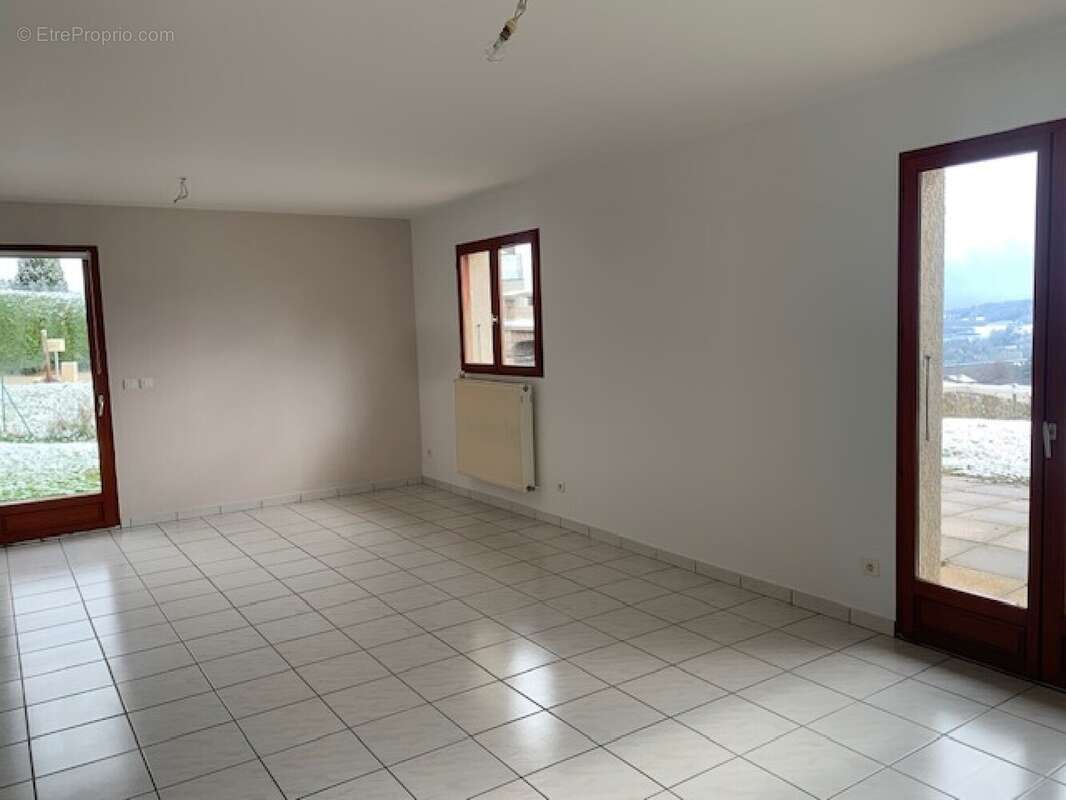 Maison à CRUSEILLES