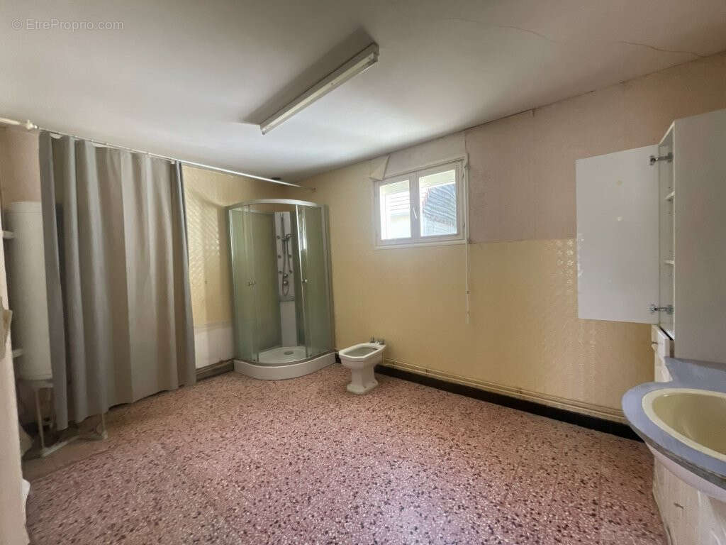 Maison à LA BAZOCHE-GOUET
