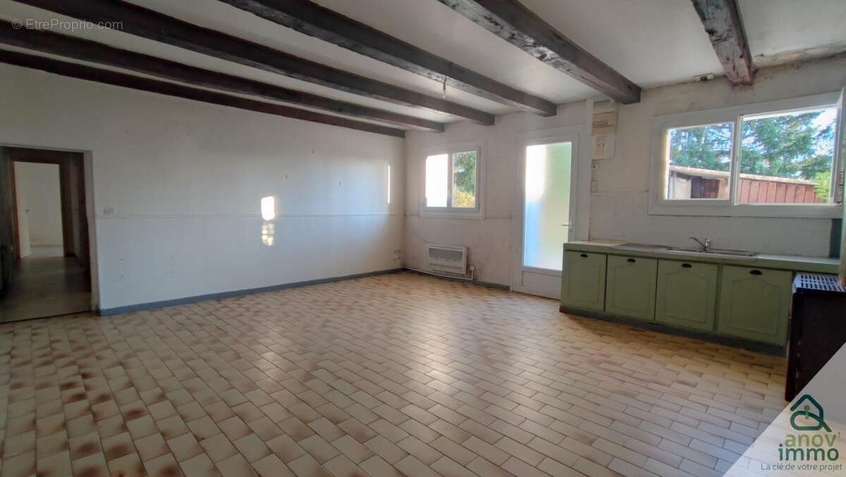 Maison à MAUPREVOIR