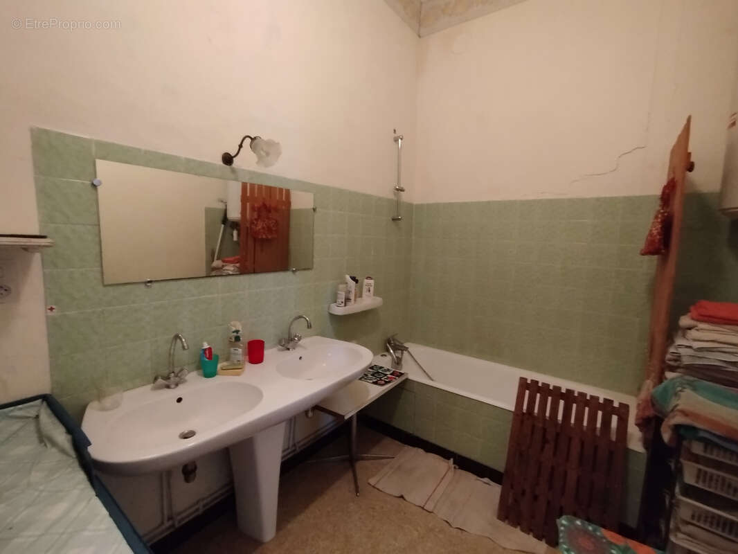 Maison à SAINT-TRIVIER-DE-COURTES