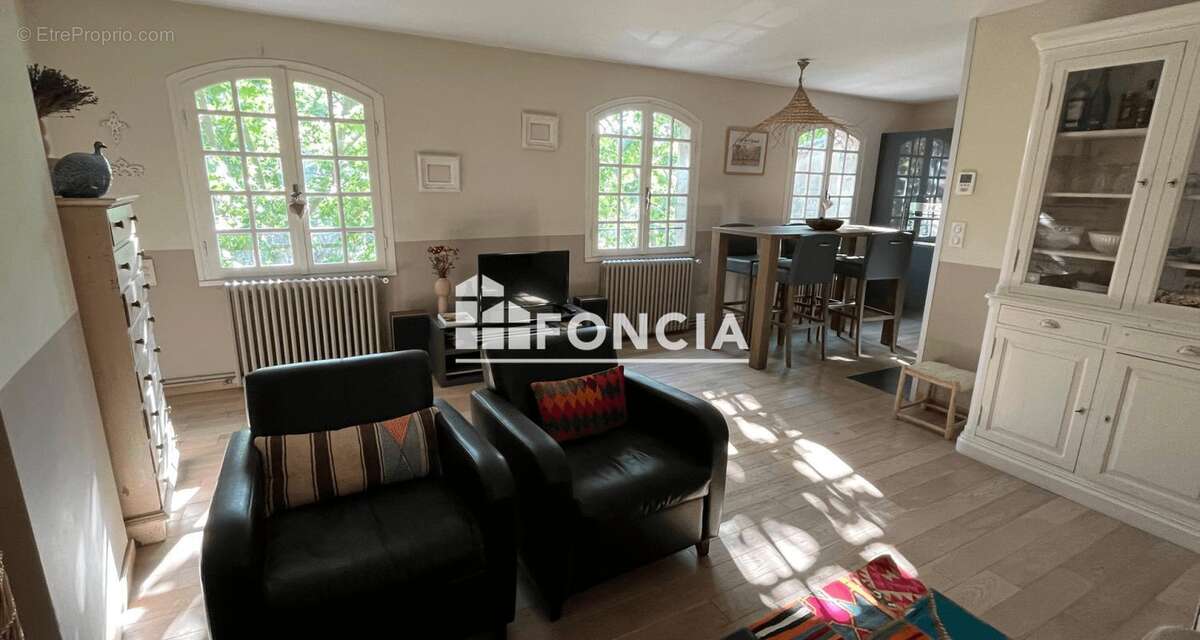 Appartement à UZES