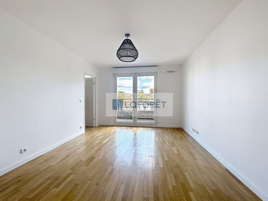 Appartement à SARTROUVILLE