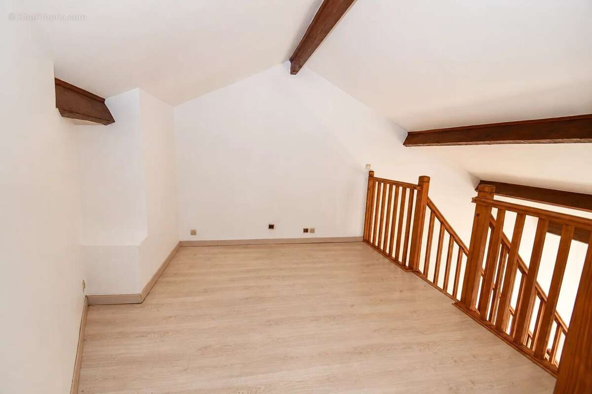  En plein cœur de Villepinte, découvrez ce charmant duplex idéalement situé ! - photo 8