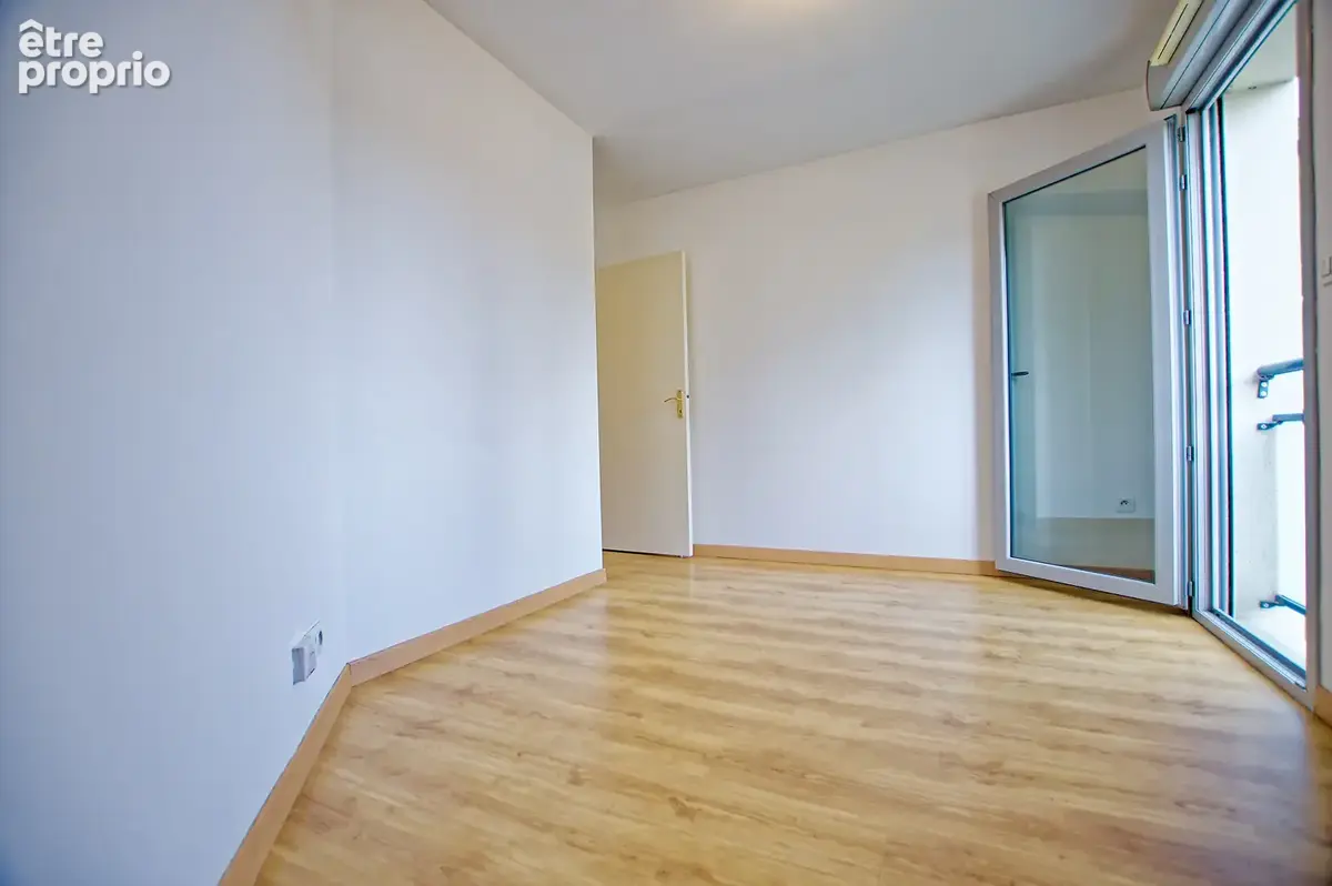 BRUZ - Proche Gare - Appartement T3 refait à Neuf - photo 6