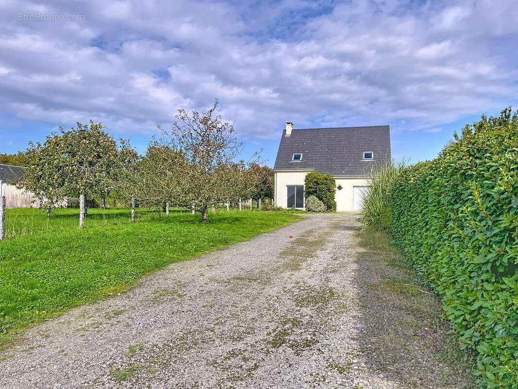 Maison à BRICQUEVILLE-SUR-MER