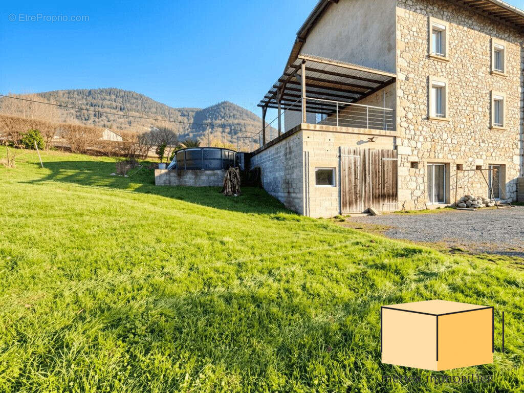Maison 164 m² à Champagne-En-Valromey  - photo 3