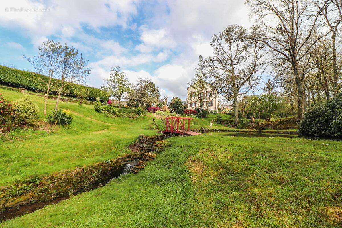 Maison à CARHAIX-PLOUGUER
