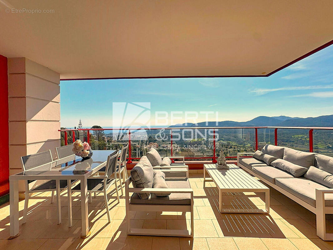 Appartement à MANDELIEU-LA-NAPOULE