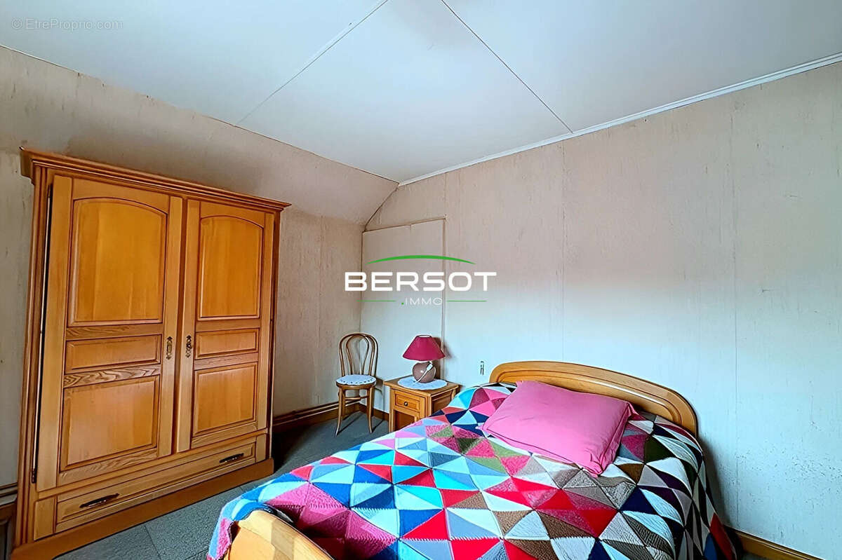 Maison à PONT-DE-ROIDE