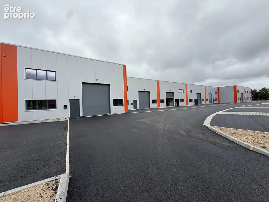 A vendre local activites neuf de 330 m² env. - sud loire machecoul - photo 2