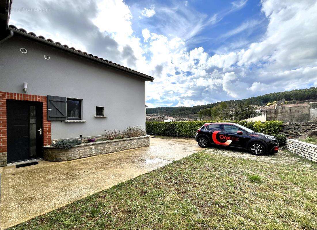 Maison à SAINT-PAUL-LE-JEUNE