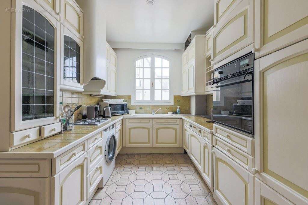 Appartement à PARIS-3E