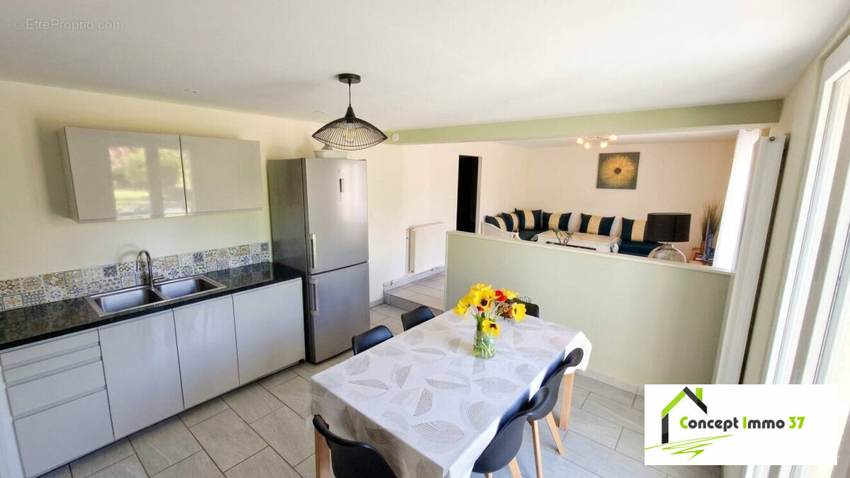 Maison à LA VILLE-AUX-DAMES