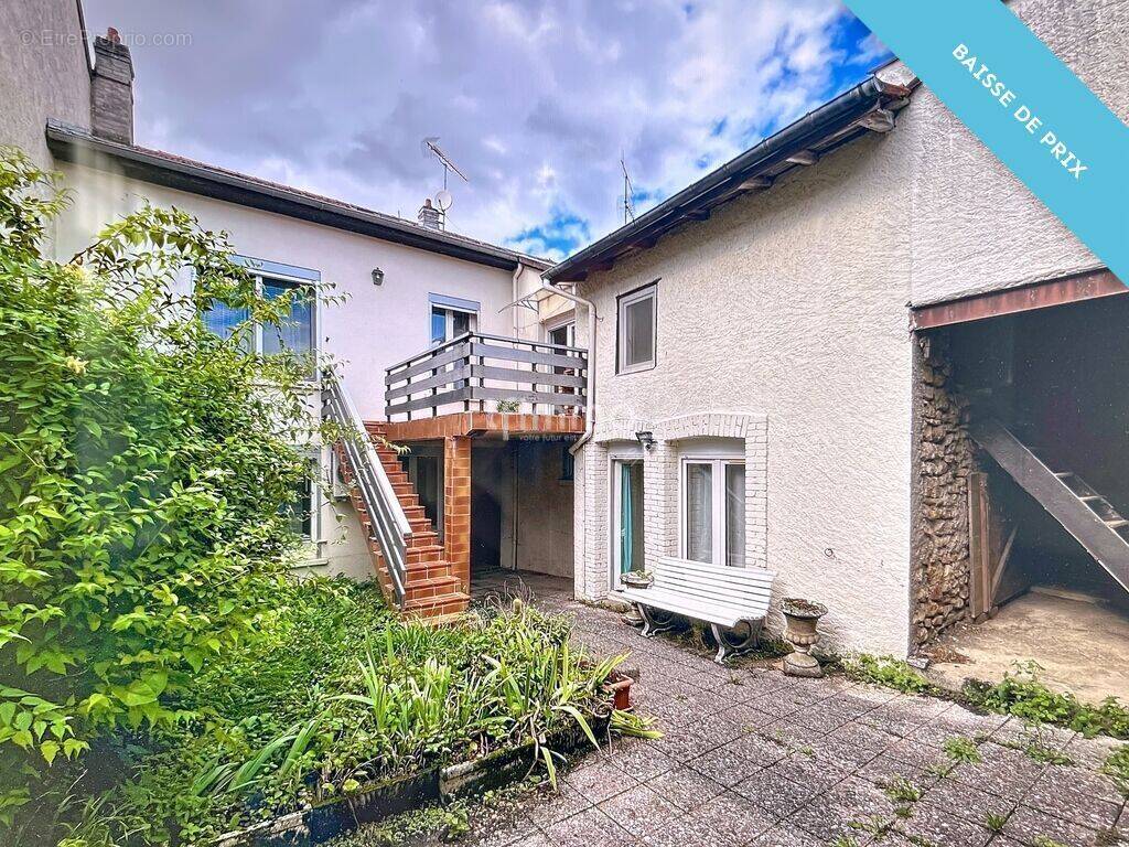 Maison à LEYR