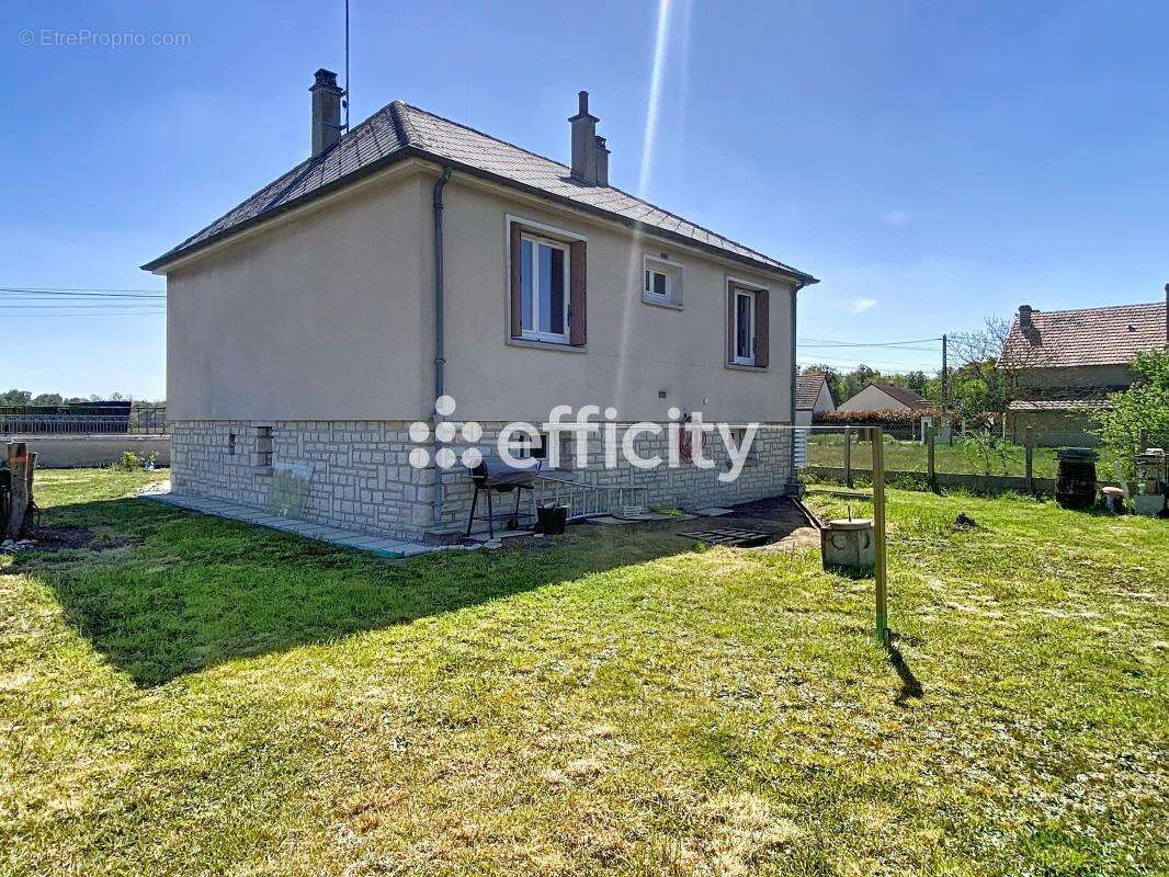 Maison à SAINT-MAURICE-SUR-FESSARD