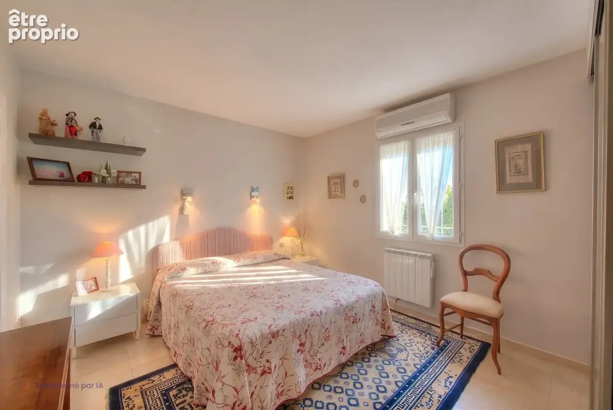 Villa de 5 pièces à vendre à Saint-Raphaël avec piscine et garage double - photo 8