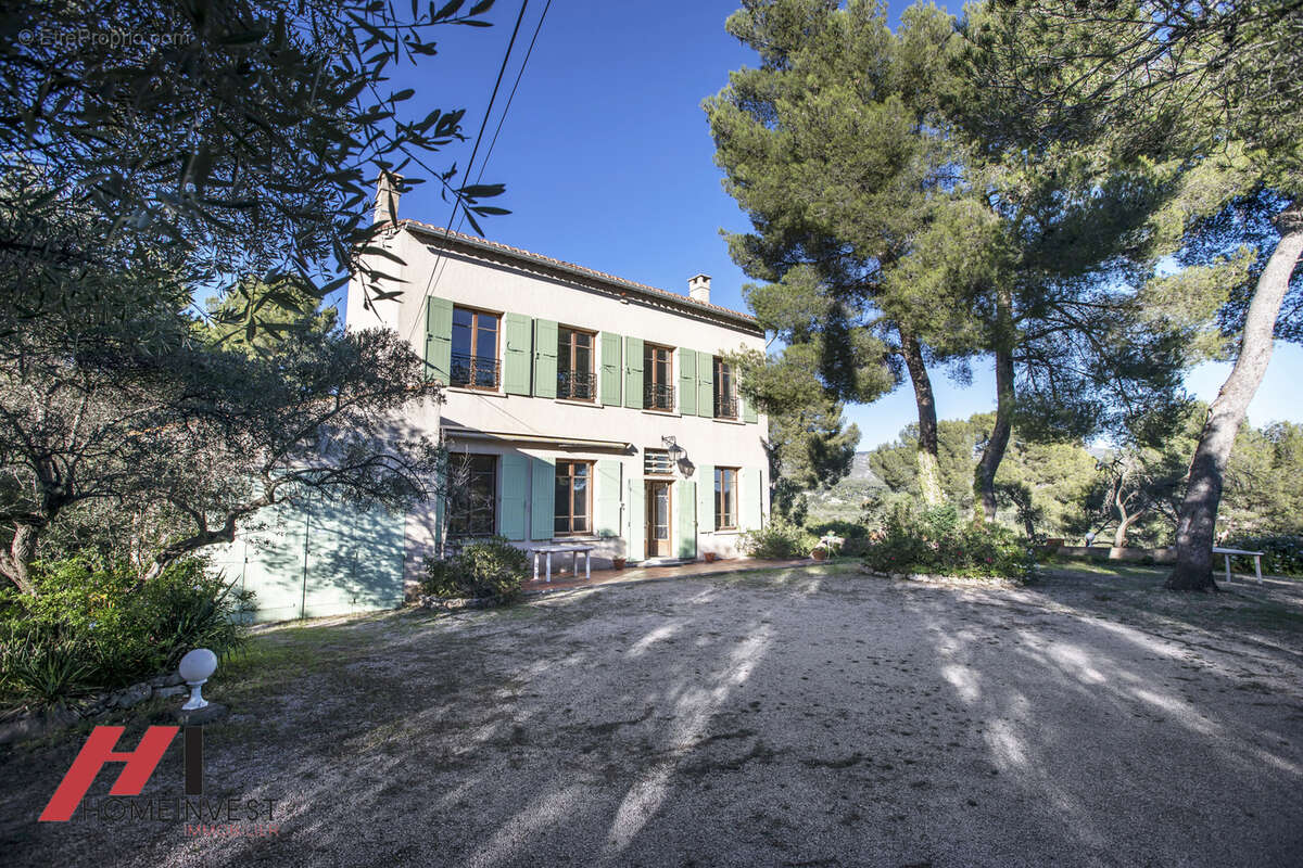 Bastide pagnolesque de 250 m2 sur 16000 m2 a deux pas du golf bde la salette - photo 2