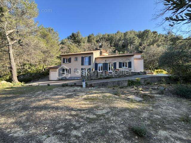 Maison à SIMIANE-COLLONGUE