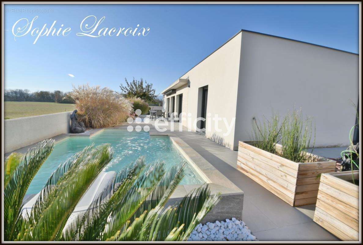 Maison à ROUSSILLON