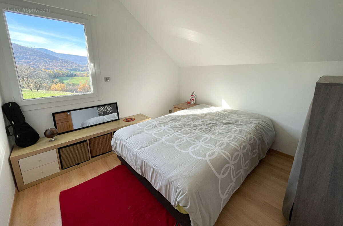 Maison à MONTAGNOLE