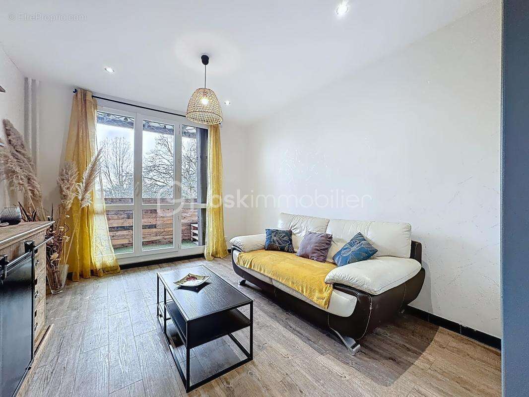 Appartement à FONTAINE