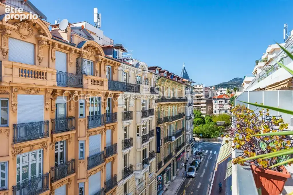 Nice Carré d’Or, appartement 3 pièces rénové avec terrasse boulevard Victor Hugo - photo 6