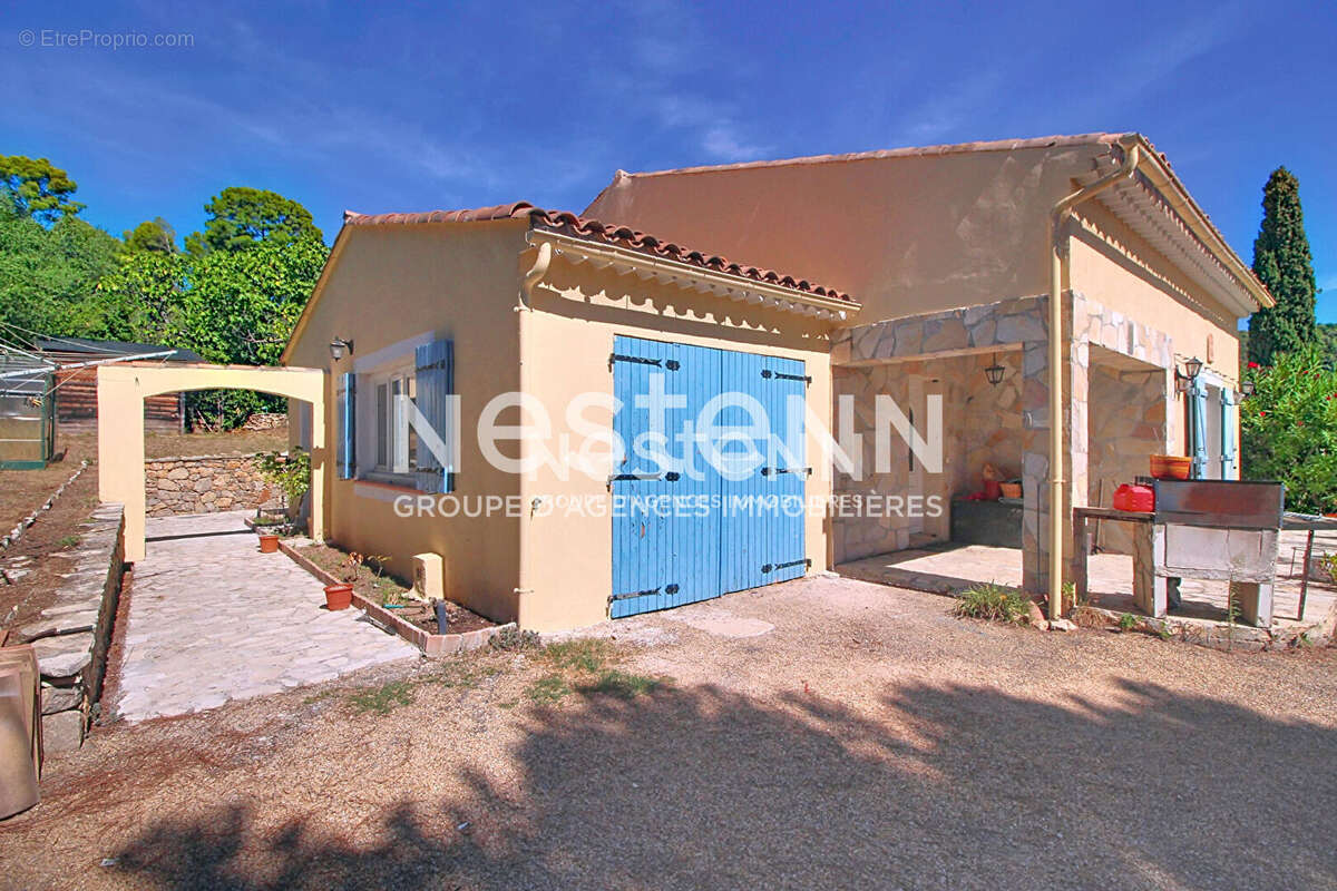 Maison à VILLECROZE