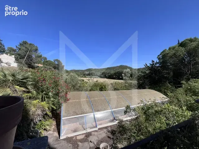 Maison 4 pièces de 110 m2 avec piscine sur terrain de 3 180 m2   Le Val - photo 1