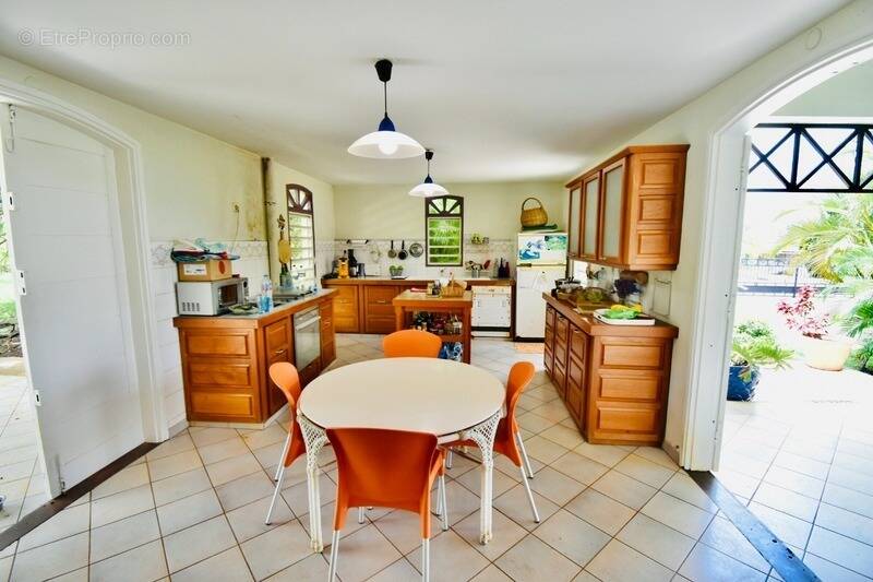 Maison à BAIE-MAHAULT