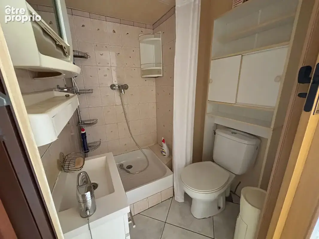 Proche Barjac, coeur de village, deux habitations - photo 8