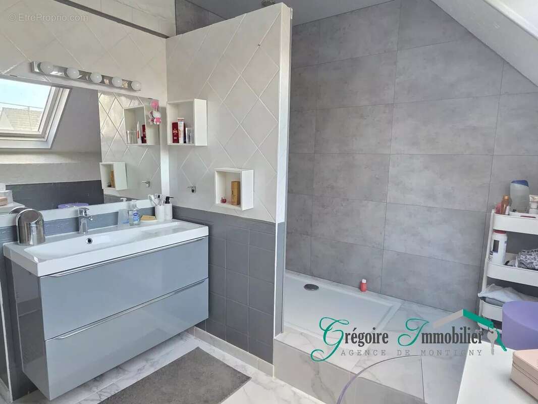 Maison à MONTIGNY-SUR-LOING