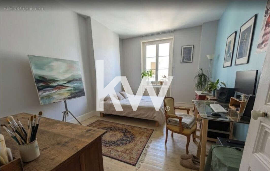 Appartement 74 m² à Saint-Etienne  - photo 4