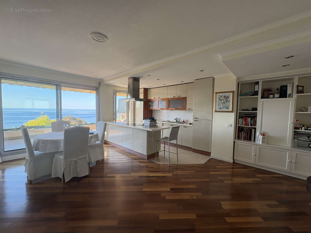 Appartement à ROQUEBRUNE-CAP-MARTIN
