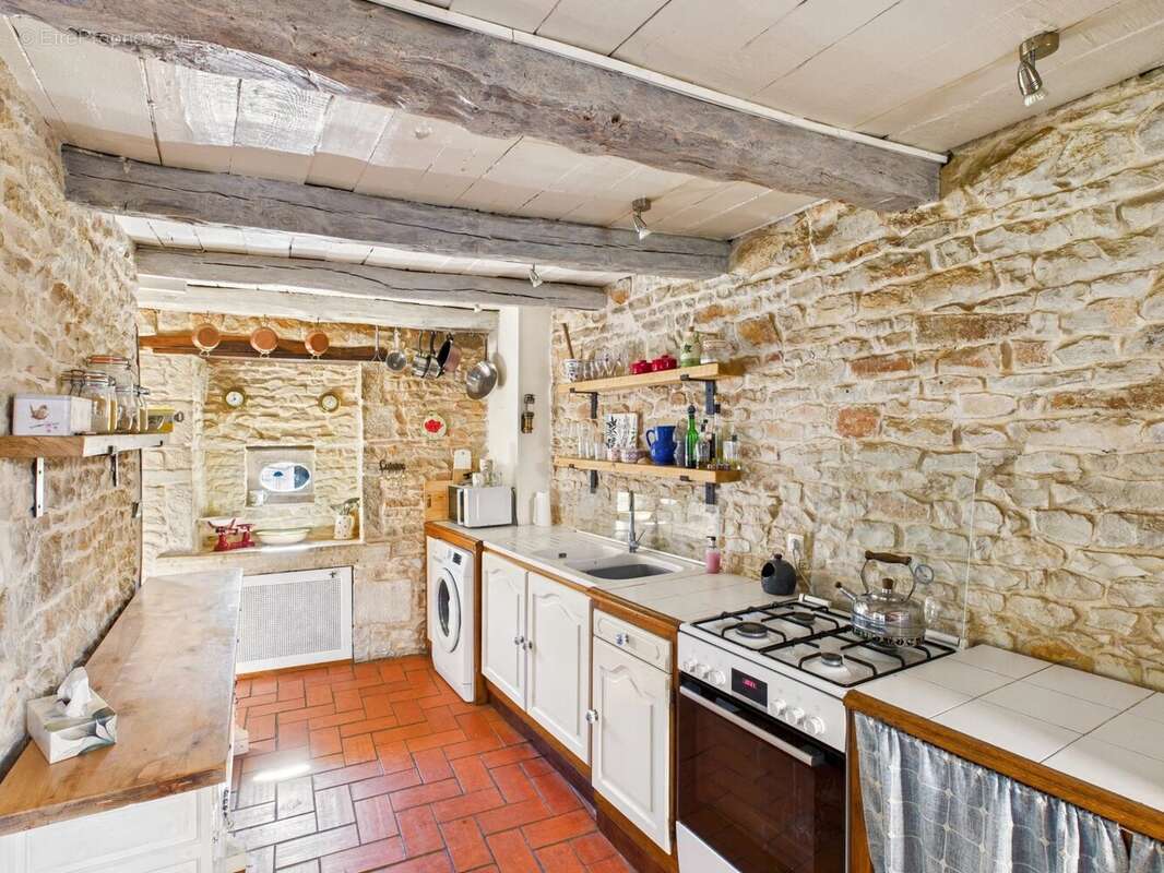 Maison à NANTEUIL-EN-VALLEE